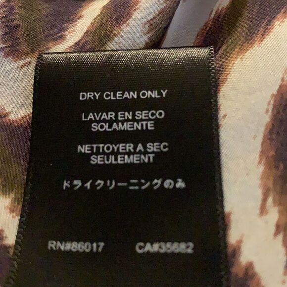 BEBE Cold shoulder mid length sleeve sheer animal print top 100% silk gorgeous - Picture 7 of 7